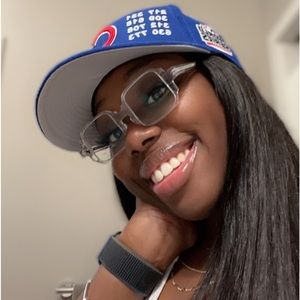 Meet your Posher, Danielle